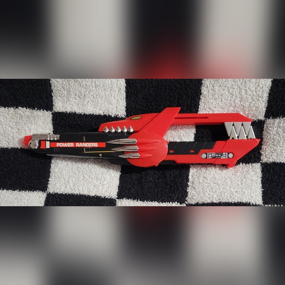 Vintage 1991 Bandai Power Rangers Red Ranger Red Blade Blaster. Works great!